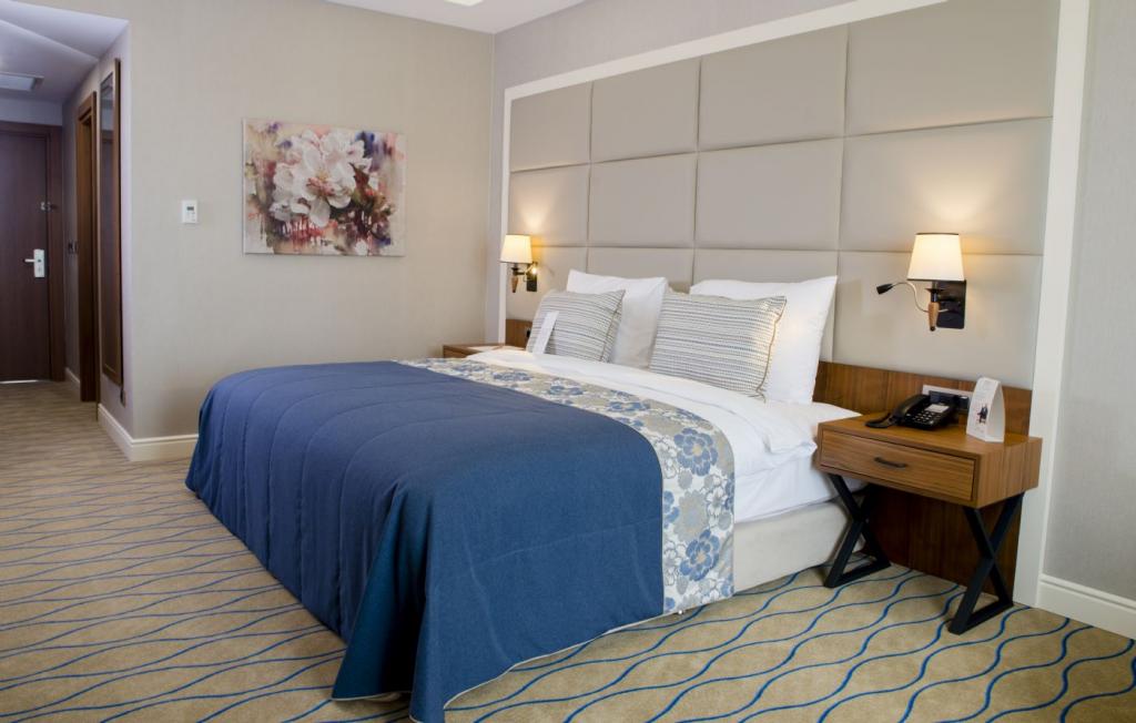 Superior Oda, Şehir Manzaralı