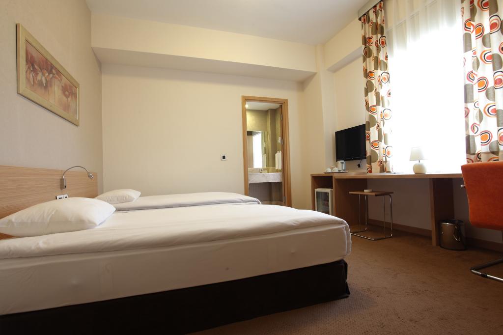 Standart Oda, Şehir Manzaralı