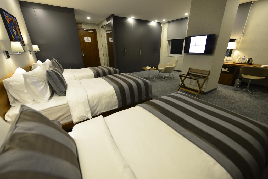 Standard Room, City View (4 Person)