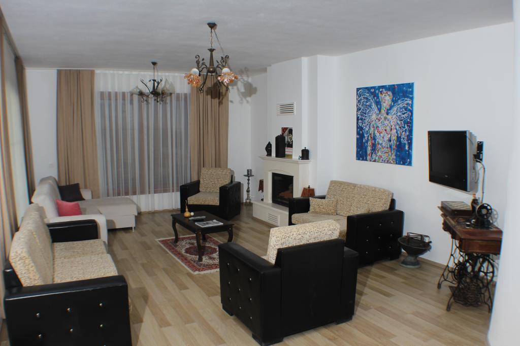 Villa,Havuz Manzaralı