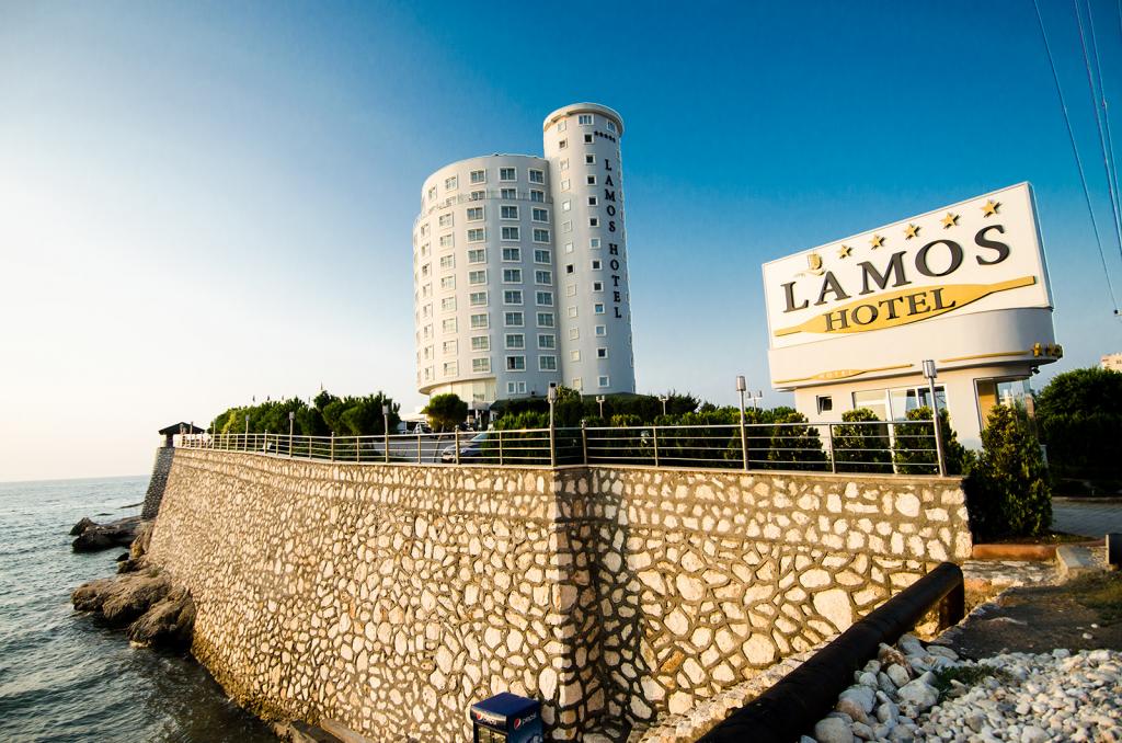 Lamos Hotel Convention Center