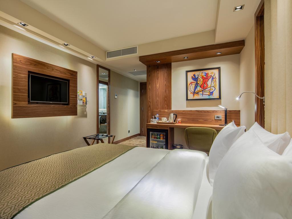 Holiday Inn Antalya Lara | Etstur