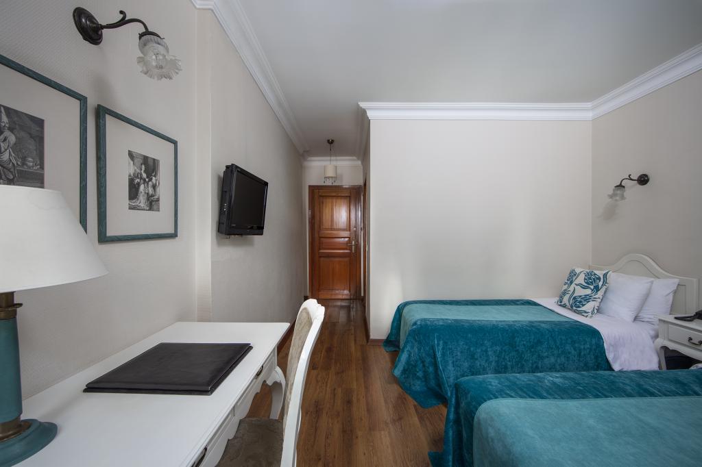 Standart Oda, Cadde Manzaralı