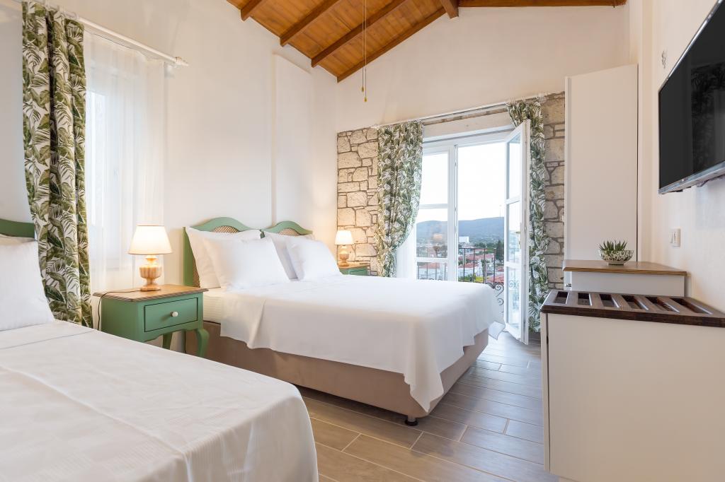 Superior Oda, Havuz Manzaralı (3 Kişilik)