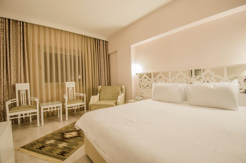 Standart Oda, Kara Manzaralı