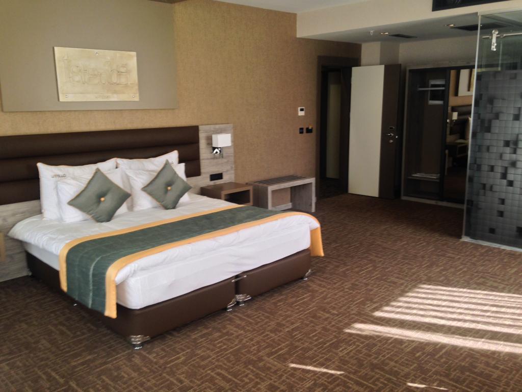 Family Room, City View