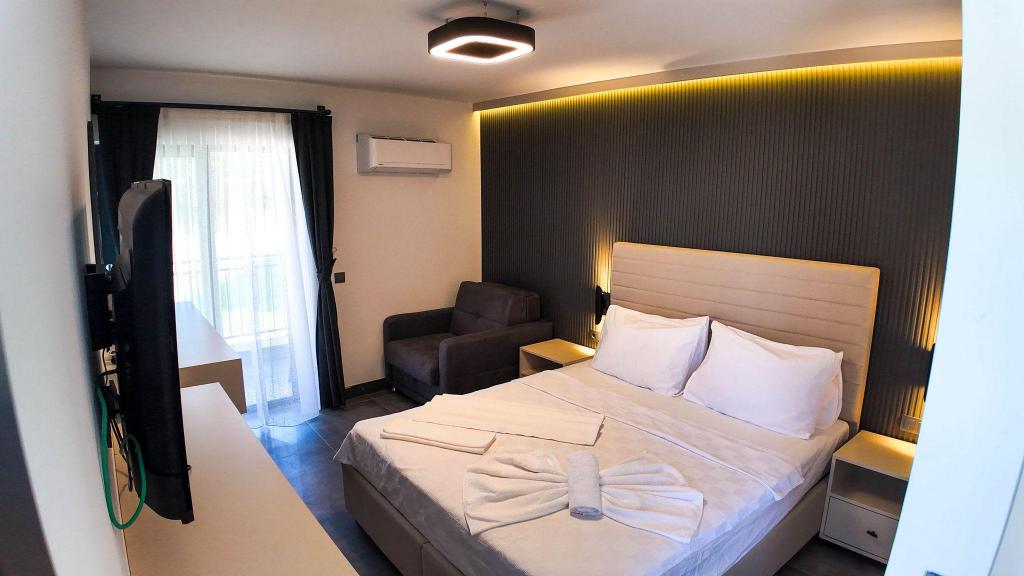 Standard Room, Partial Sea View (Balcony)
