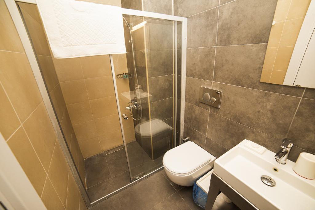 Aile Odası, Bahçe Manzaralı