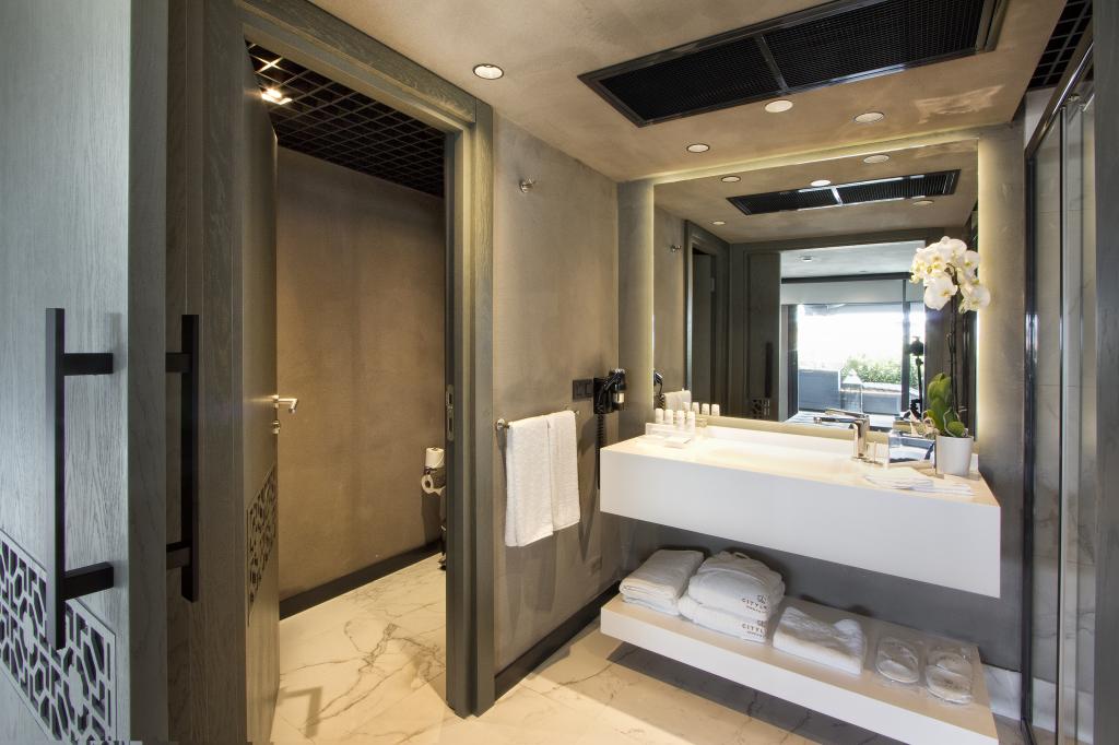 Suit Oda, Şehir Manzaralı