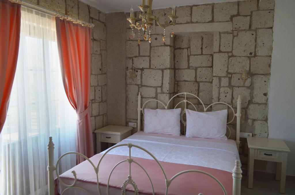 Deluxe Oda Balkonlu,Havuz Manzaralı