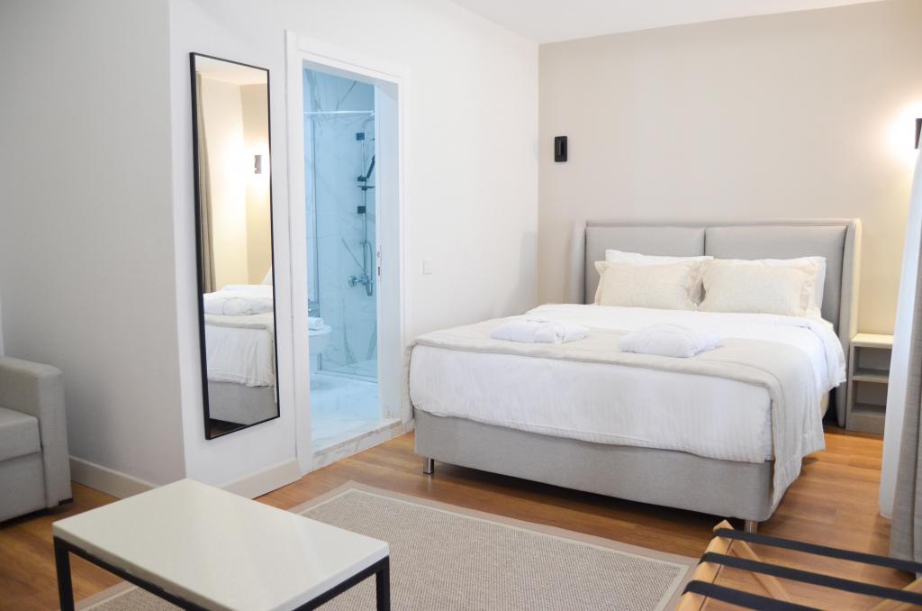 Deluxe Oda, Avlu Manzaralı (3 Kişilik, Balkonlu, Teraslı)