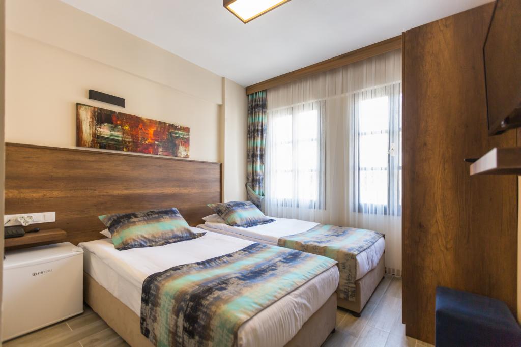 Iki Ayrı Yataklı Oda, Şehir Manzaralı