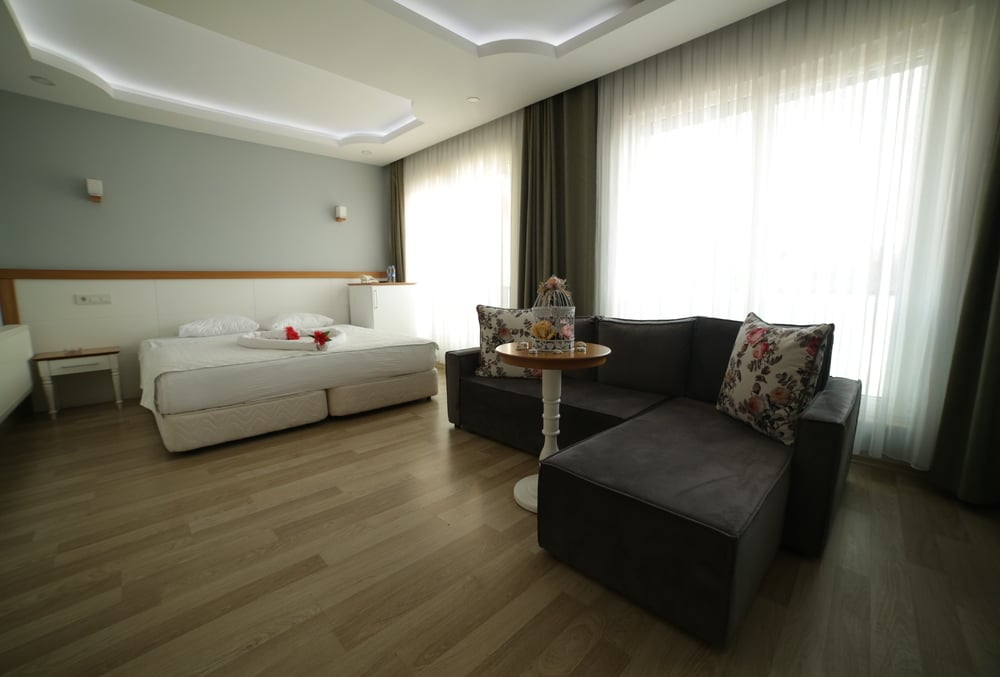 Corner Suit Oda, Deniz Veya Kara Manzaralı