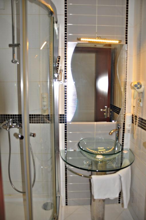 Triple,Şehir Manzaralı,Klimalı