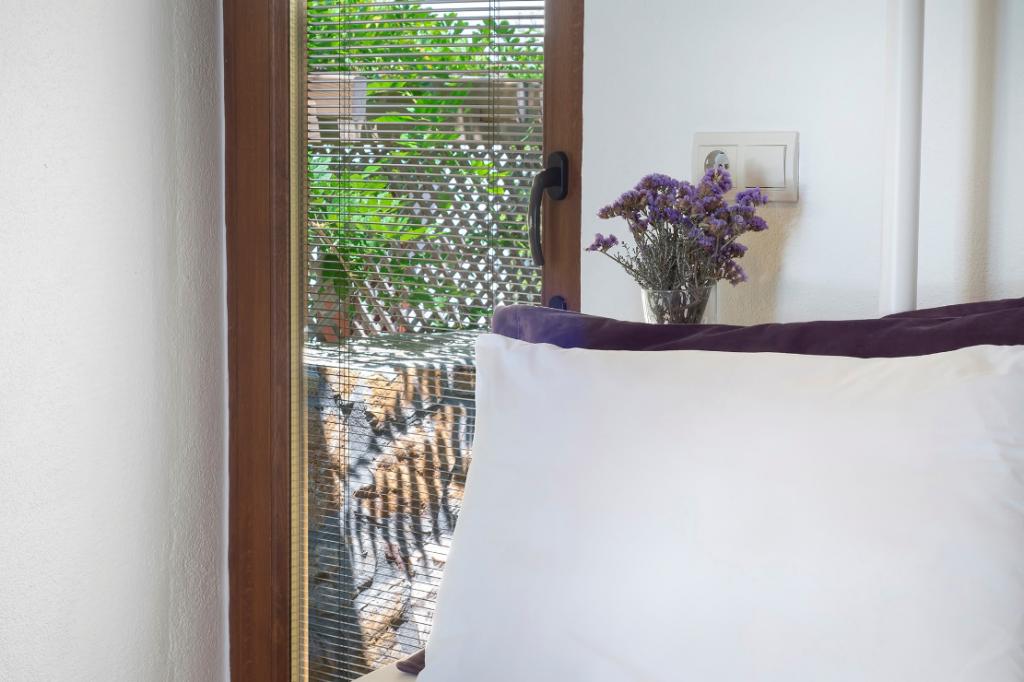 Bahçeli Oda, Bahçe Manzaralı