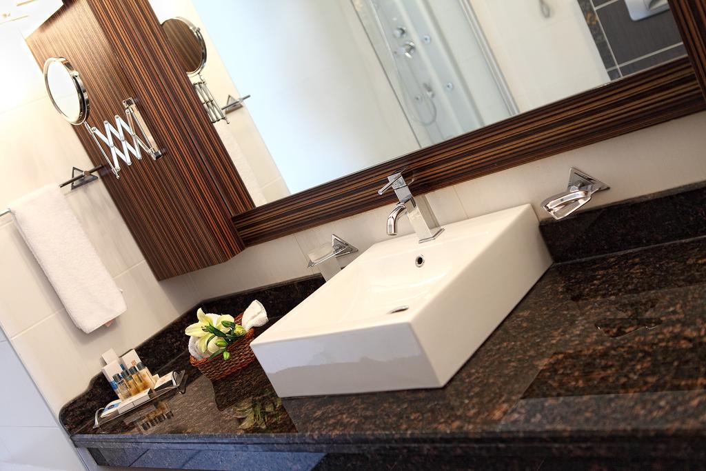 King Suite Room