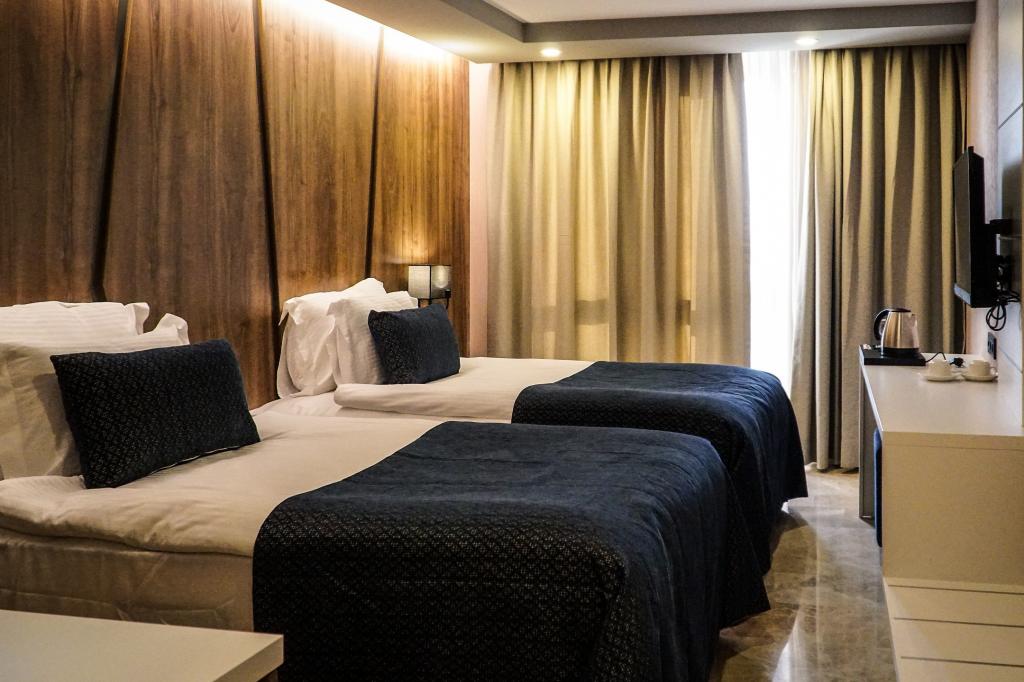 Iki Ayrı Yataklı Oda, Şehir Manzaralı