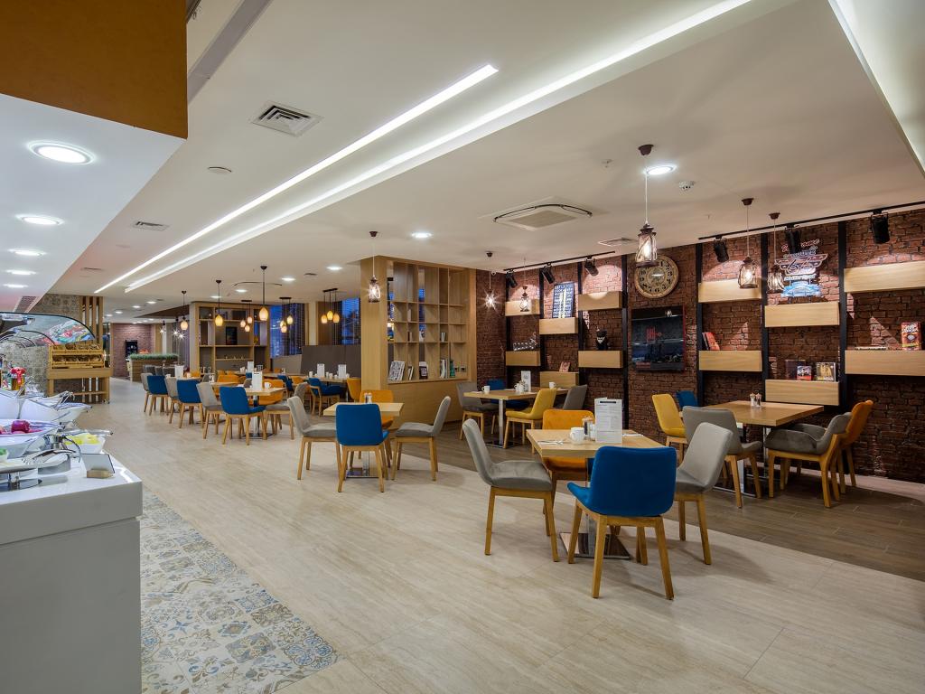 Holiday Inn Antalya Lara | Etstur