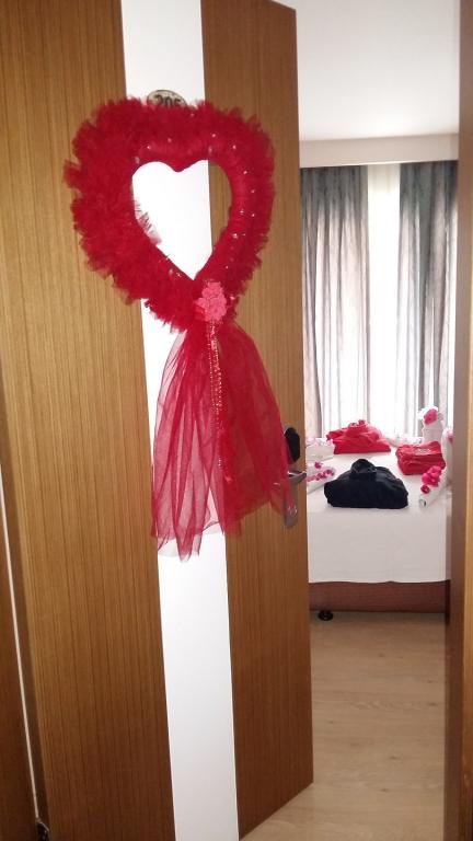 Standart Oda, Kara Manzaralı