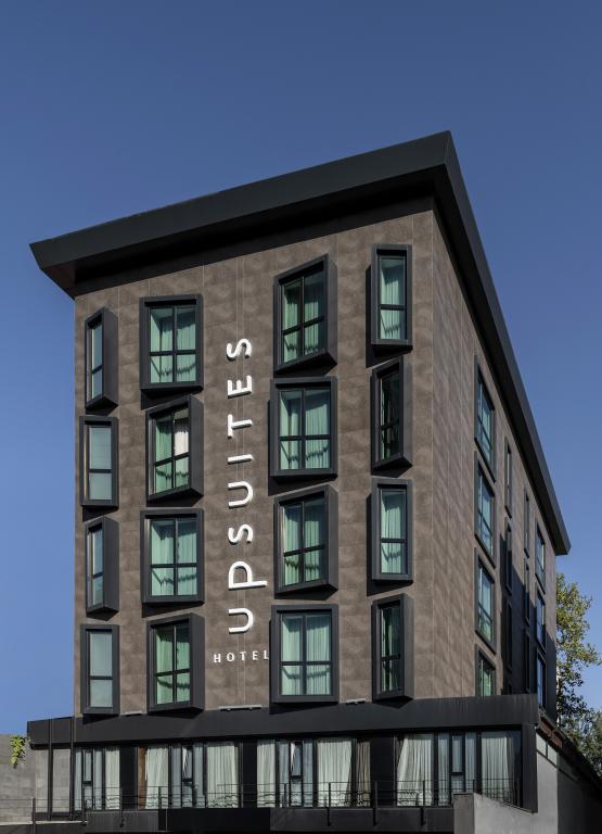 Upsuites Hotel