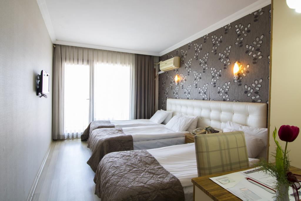 Triple,Şehir Manzaralı