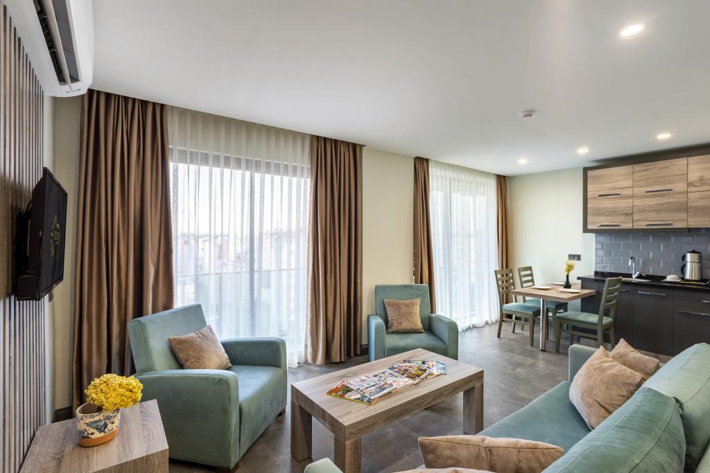 Family Room, City Or Mountain View (Balcony)