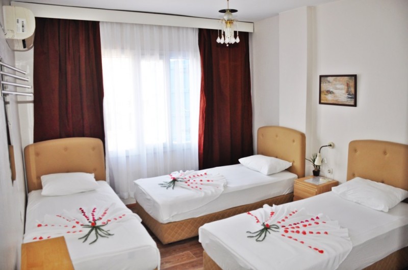 Triple,Şehir Manzaralı
