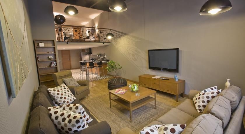 Suit Loft Oda