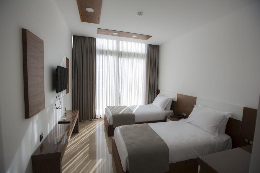 Standart Oda, Kara Manzaralı