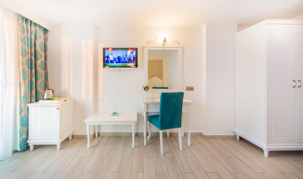 Standart Oda, Kara Veya Havuz Manzaralı