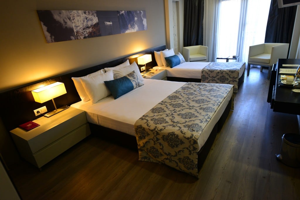 Standart Oda, Kara Manzaralı