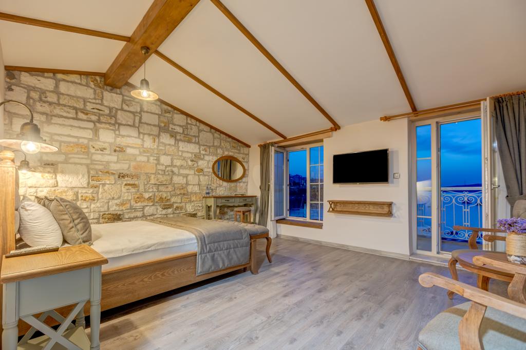 Çatı Suit Oda, Deniz Manzaralı