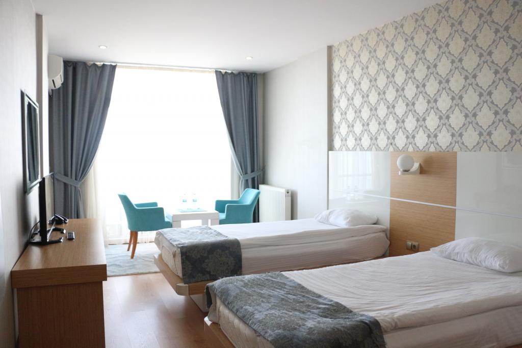 Iki Ayrı Yataklı Oda, Dağ Manzaralı