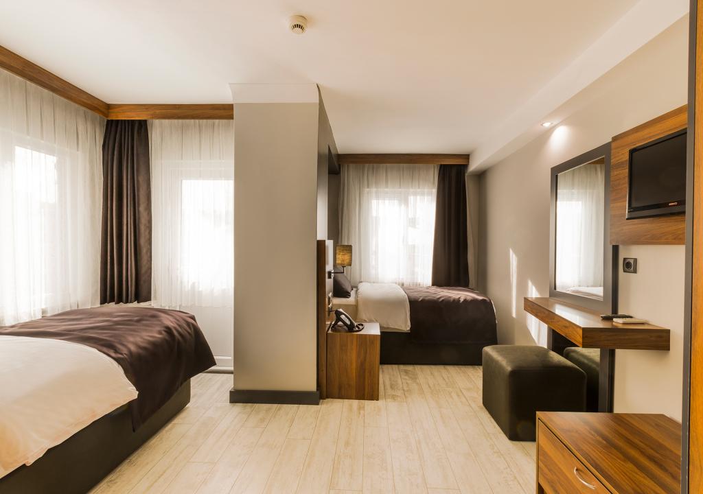 Twin Room, City View