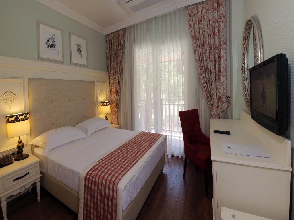 Standart Oda, Bahçe Manzaralı