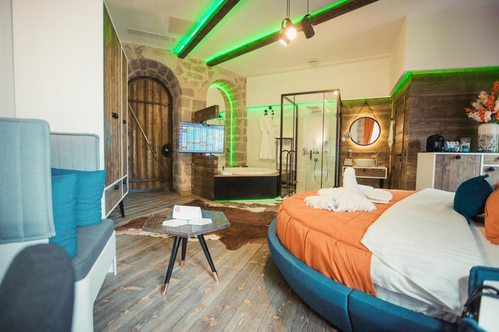 Deluxe Suit Oda, Şehir Manzaralı