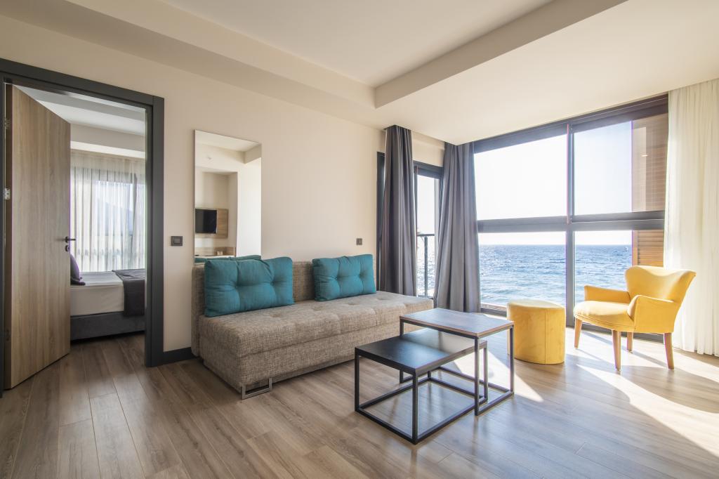 Deluxe Suite Room, Sea View (Balcony)