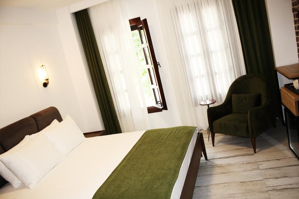Deluxe Room, Garden View (Without Balcony)