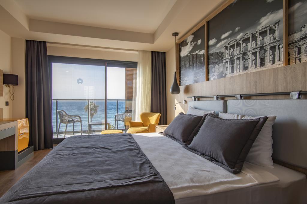 Deluxe Room, Sea View (Balcony)