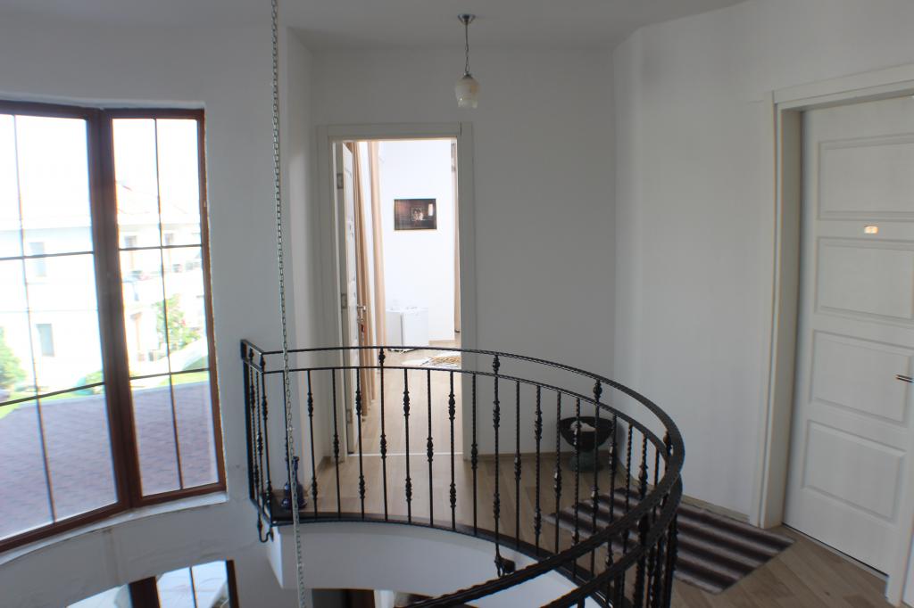 Villa,Havuz Manzaralı