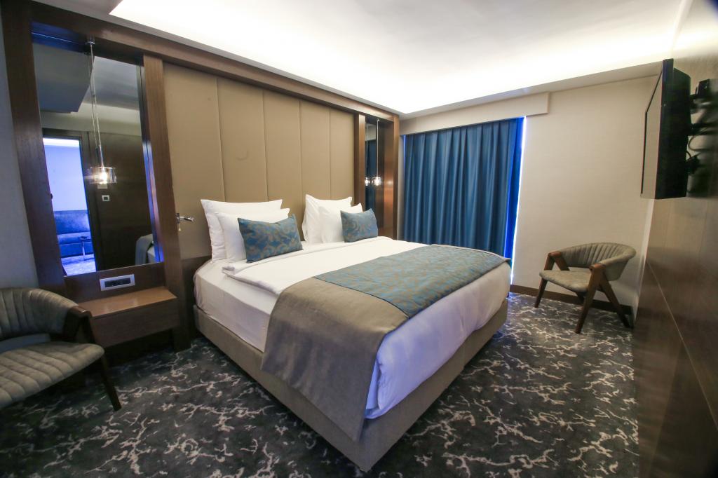 Suit Oda, Dağ Manzaralı