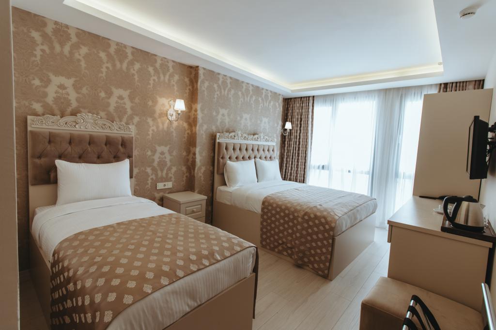 Standard Room, Street View (3 Person)