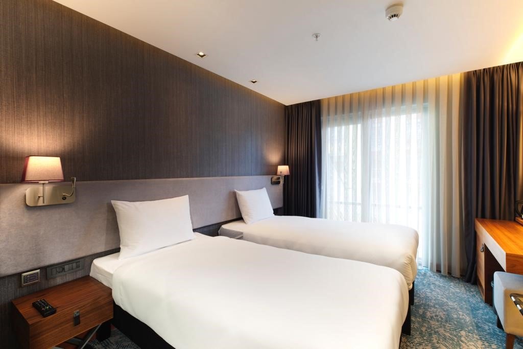 Standart Oda, Şehir Manzaralı