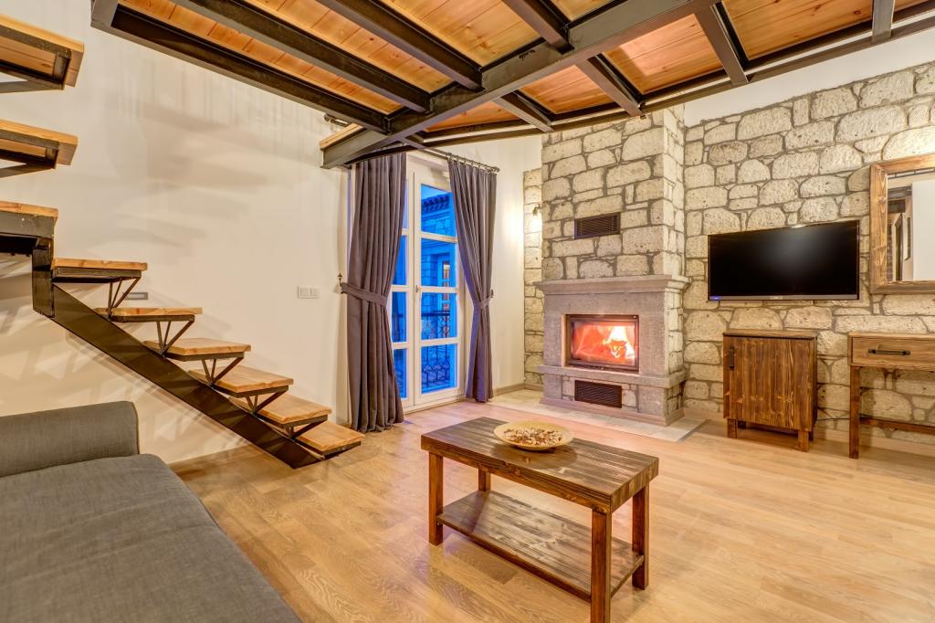 Superior Suit Oda, Havuz Manzaralı