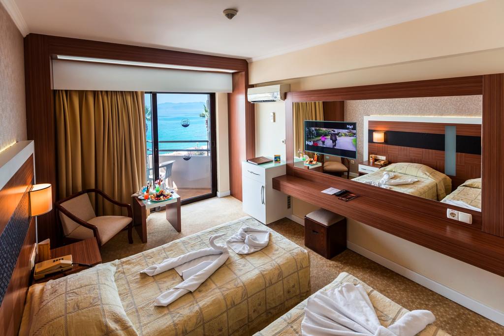 Standard Room, Sea Or Land View (Balcony)