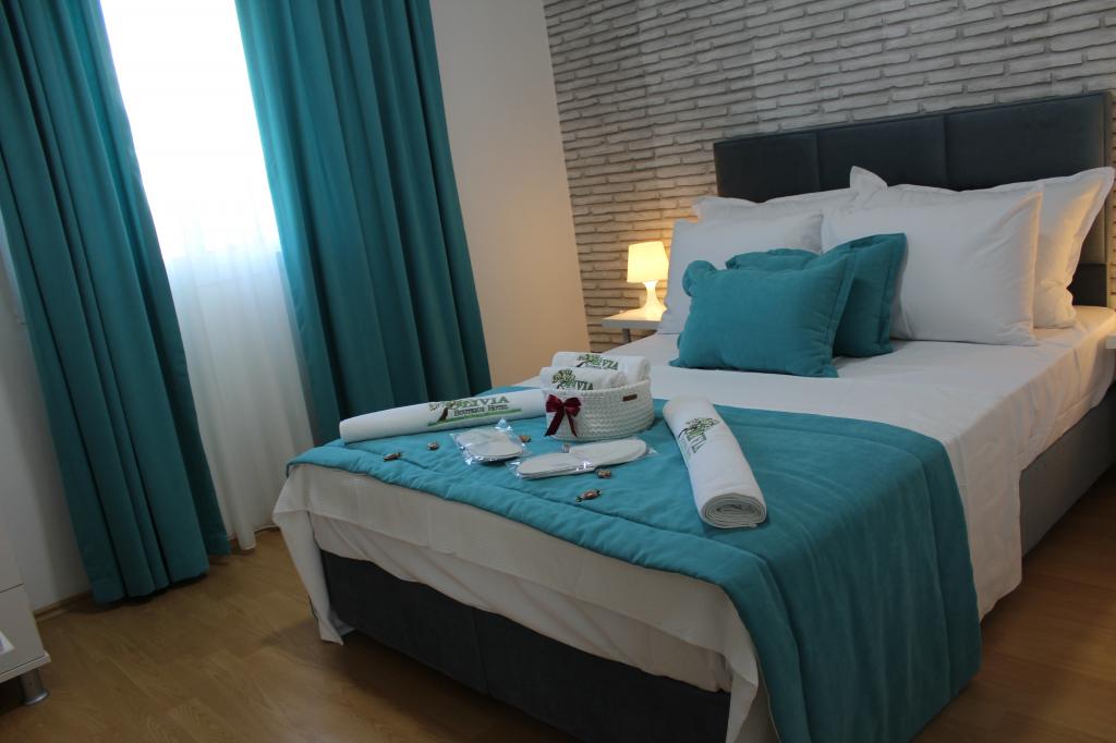 Economy Room, Garden View