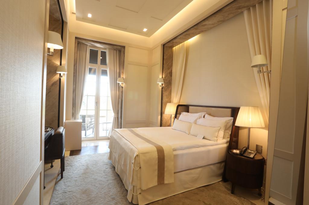 Deluxe Room, City View