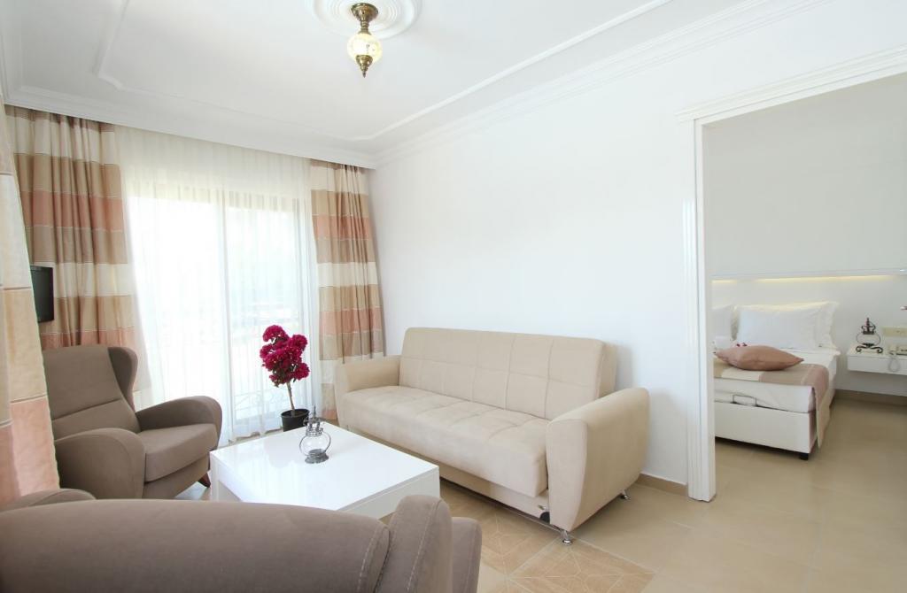 Suit Oda, Bahçe Manzaralı