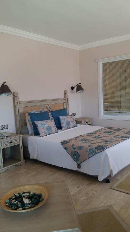 Deluxe Room, Sea View (Balcony)