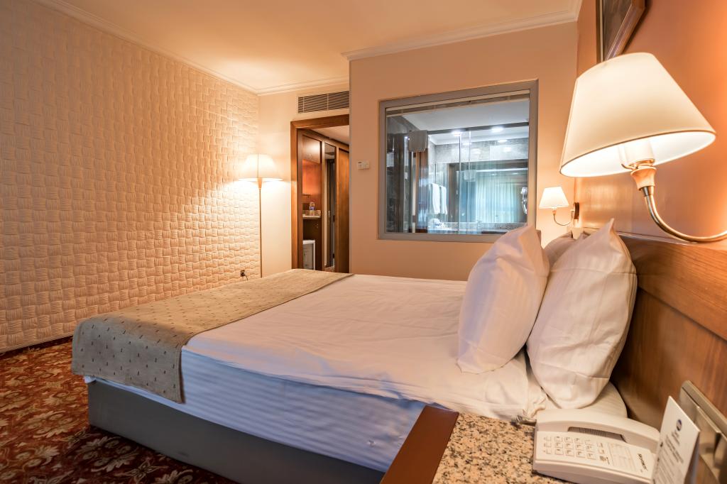 Standart Oda, Şehir Manzaralı